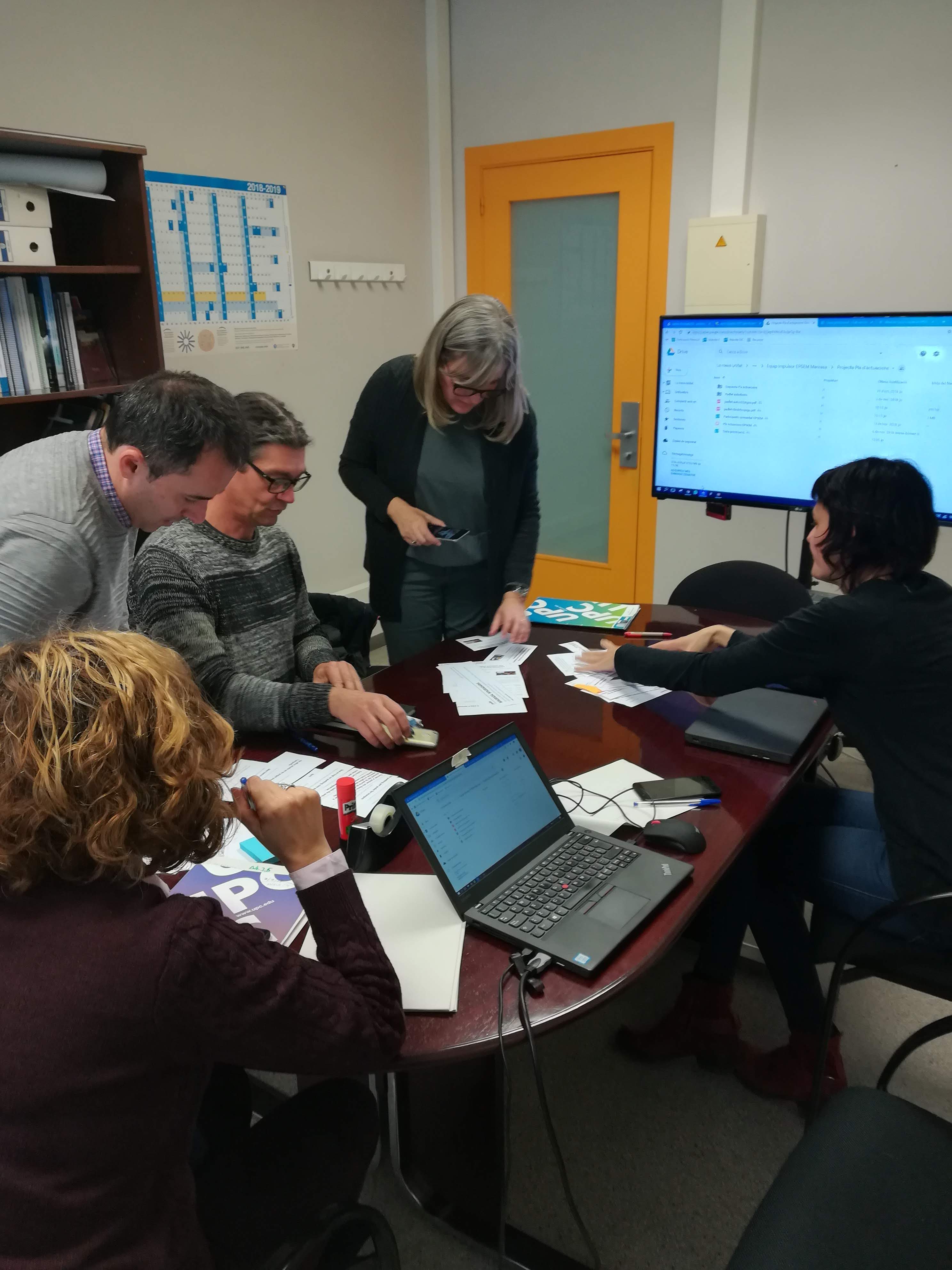 Equip impulsor de Manresa treballant